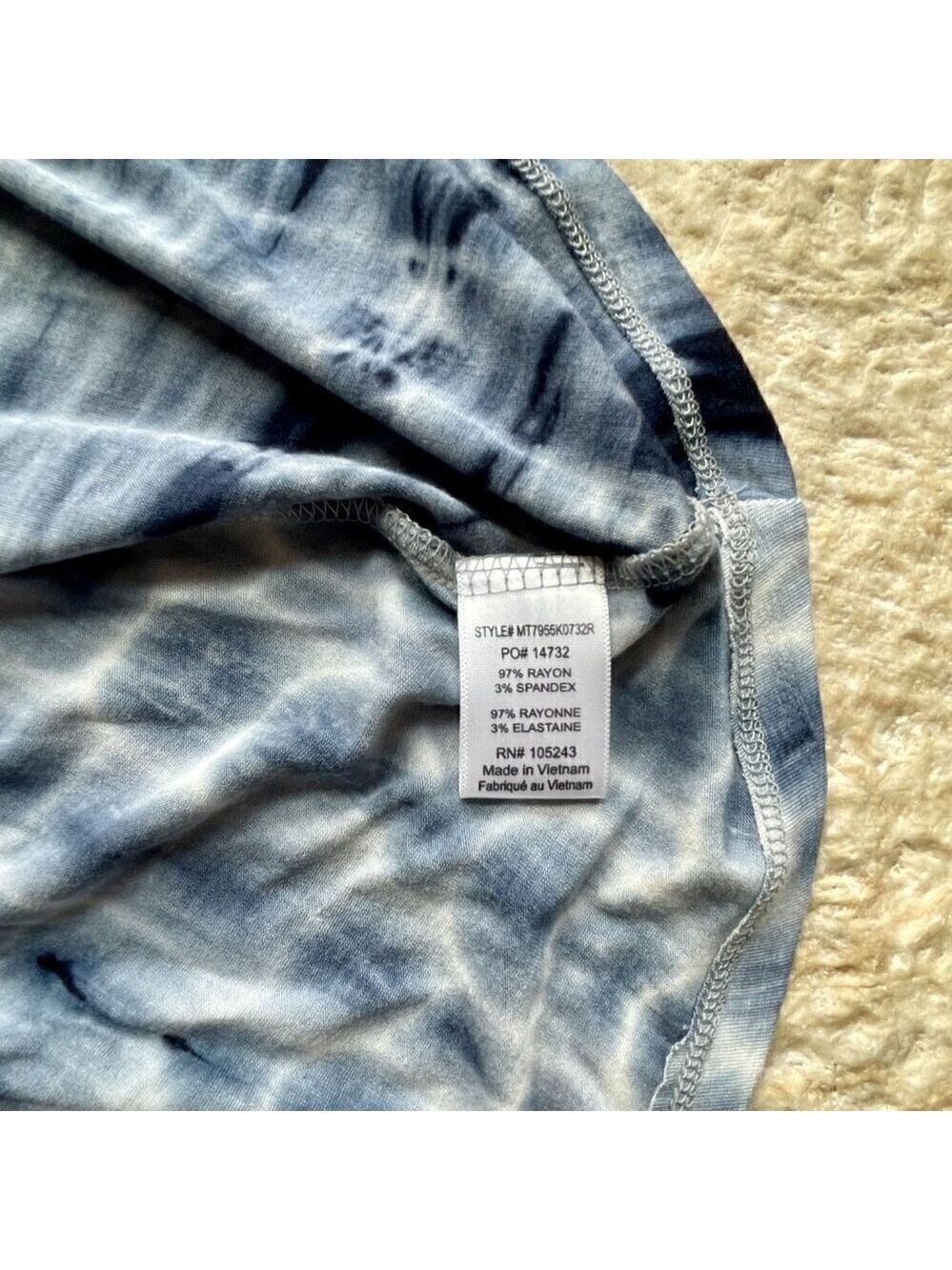Blue and White Tie Dye Bobeau Yoga Swing Tank, Size Large - Picture 10 of 10